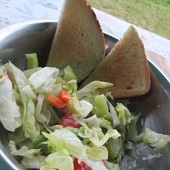 Večeře - zeleninový salát s tousty