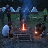 Druhý táborový oheň