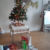 Stromeček s dárky