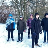 Příprava na sněhovou bitvu - Strom, Čenda, Danielka, Zombík a Pavouček